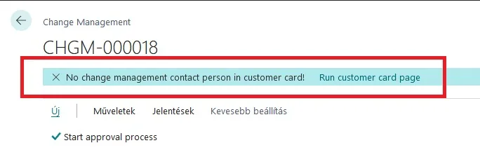 Figyelmeztető sáv a hiányzó vevői kapcsolattartási címről, a vevőkarton futtatása linkkel.